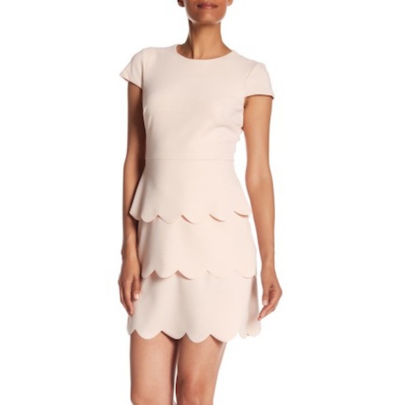 Vince Camuto Dresses & Skirts - Vince Camuto pink scallop dress